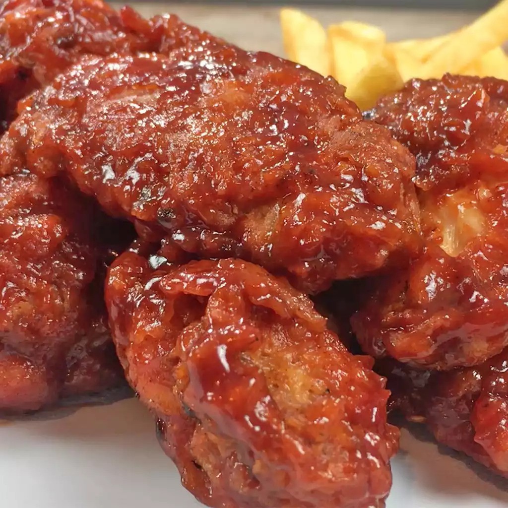 What Makes Popeyes Honey BBQ Wings Special? 